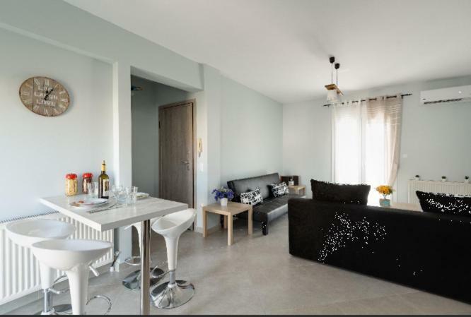 Bright Spacious Two-Bedroom Apartment Tessalónica Exterior foto